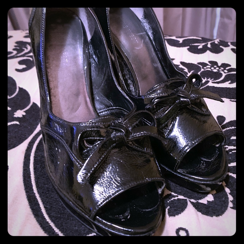 Patent Leather peep-toe pump